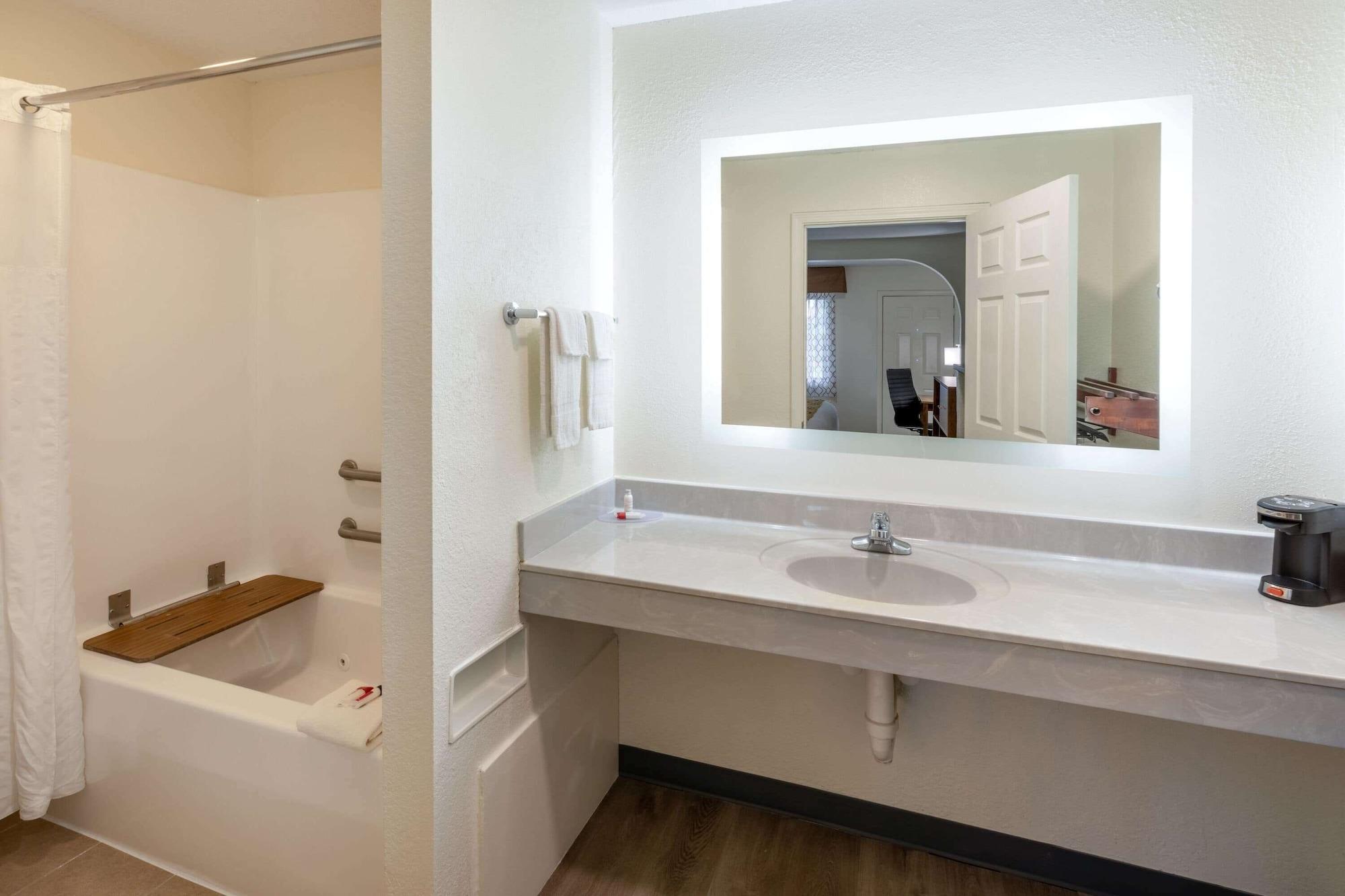 Baymont By Wyndham Biloxi - Ocean Springs Motel Dış mekan fotoğraf